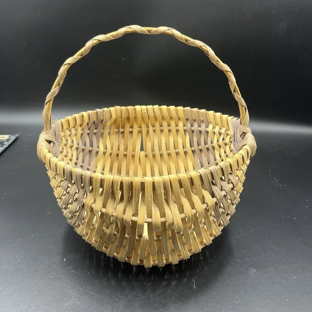Vintage Hand Woven Buttocks Basket Farm Egg Gathering‎ With Handle